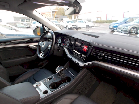 VOLKSWAGEN TOUAREG III 3.0 V6 TDI 231 CV 4WD CARAT ******************  1 ERE MAIN AVEC SEULEMENT 68200 KMS *************